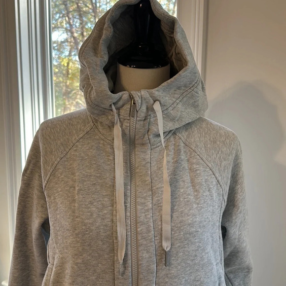 Lululemon Cropped Hoody, Like New, Size 6 - Picture 2 of 7